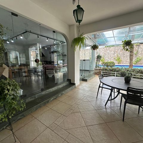 Casa à venda com 700m², 4 quartos e 4 vagasVaranda