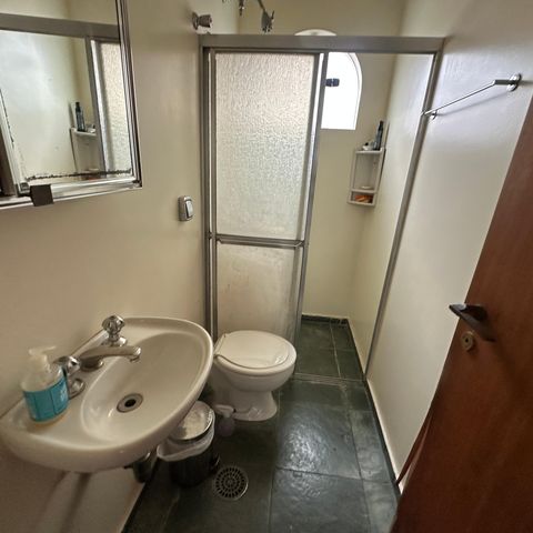 Casa à venda com 700m², 4 quartos e 4 vagasBanheiro de serviço