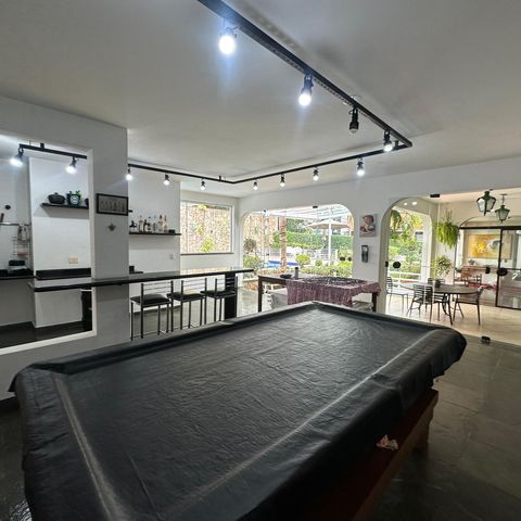 Casa à venda com 700m², 4 quartos e 4 vagasChurrasqueira