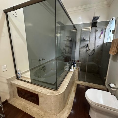 Casa à venda com 700m², 4 quartos e 4 vagasBanheiro da Suíte 3