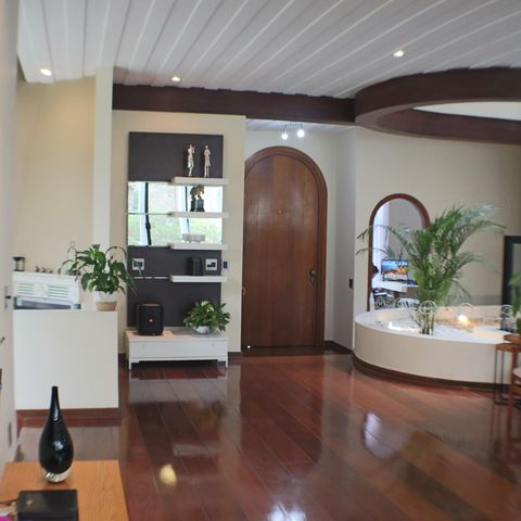 Casa à venda com 700m², 4 quartos e 4 vagasSala