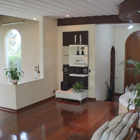 Casa à venda com 700m², 4 quartos e 4 vagasSala