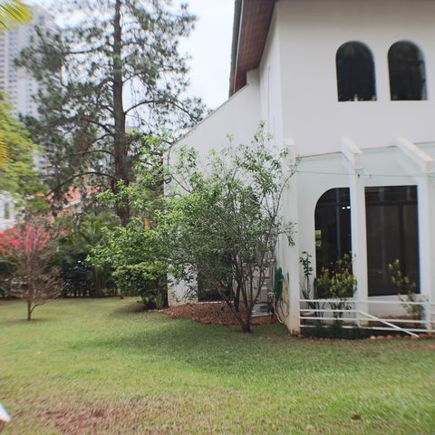Casa à venda com 700m², 4 quartos e 4 vagasQuintal