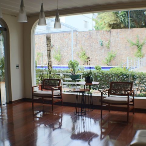Casa à venda com 700m², 4 quartos e 4 vagasSala