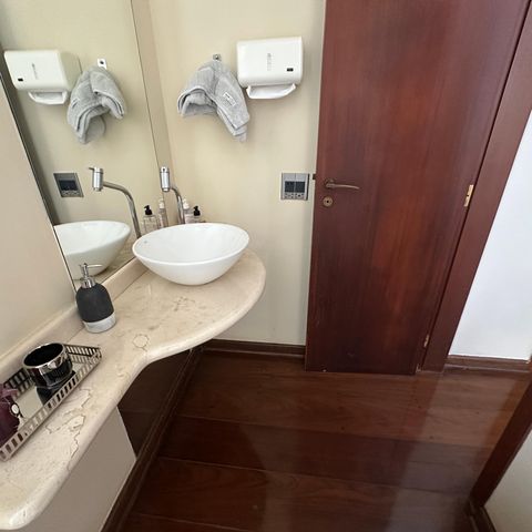 Casa à venda com 700m², 4 quartos e 4 vagasLavabo