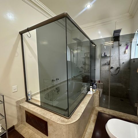 Casa à venda com 700m², 4 quartos e 4 vagasBanheiro da Suíte 3
