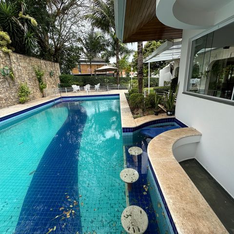Casa à venda com 700m², 4 quartos e 4 vagasPiscina
