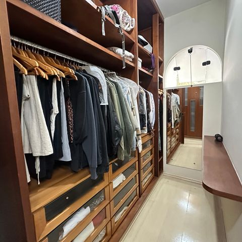 Casa à venda com 700m², 4 quartos e 4 vagasCloset da suíte 2