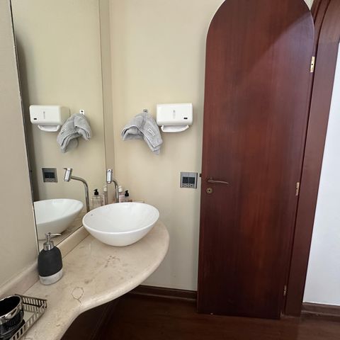 Casa à venda com 700m², 4 quartos e 4 vagasLavabo
