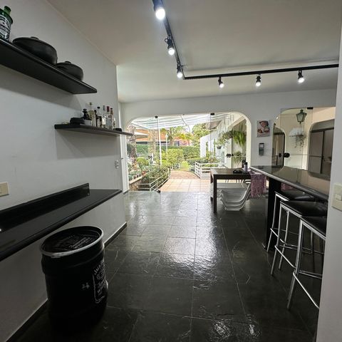 Casa à venda com 700m², 4 quartos e 4 vagasChurrasqueira