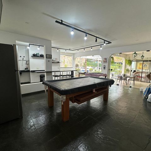 Casa à venda com 700m², 4 quartos e 4 vagasChurrasqueira