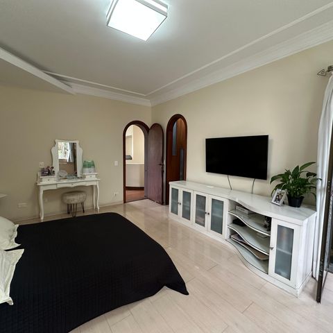 Casa à venda com 700m², 4 quartos e 4 vagasSuíte 1