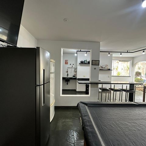 Casa à venda com 700m², 4 quartos e 4 vagasChurrasqueira