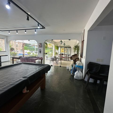 Casa à venda com 700m², 4 quartos e 4 vagasChurrasqueira
