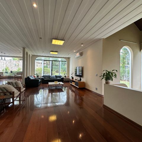 Casa à venda com 700m², 4 quartos e 4 vagasSala