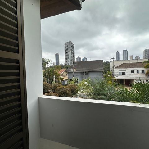 Casa à venda com 700m², 4 quartos e 4 vagasSacada Suíte 4