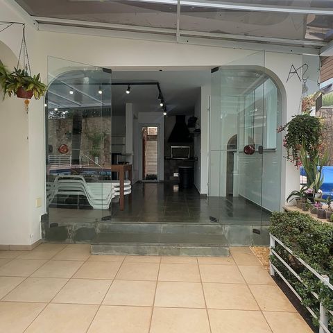 Casa à venda com 700m², 4 quartos e 4 vagasQuintal