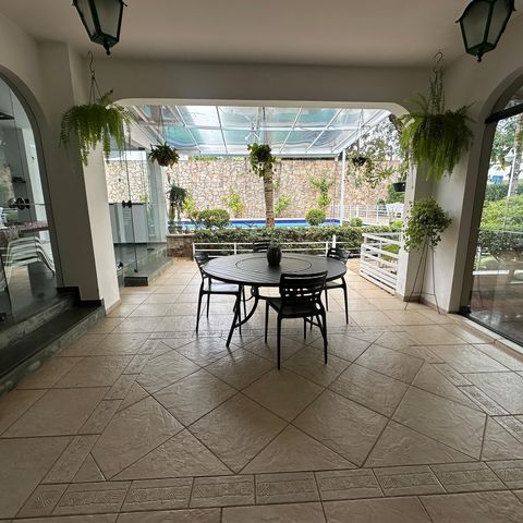 Casa à venda com 700m², 4 quartos e 4 vagasVaranda