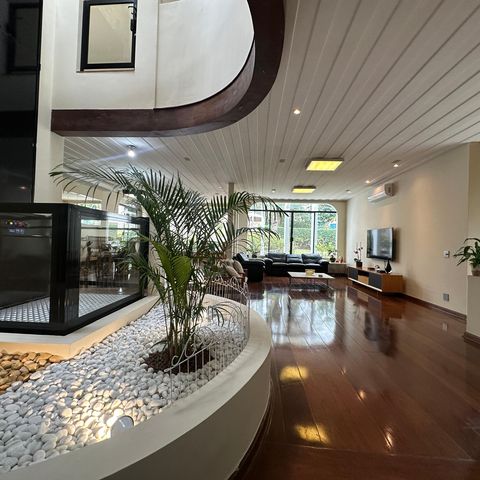 Casa à venda com 700m², 4 quartos e 4 vagasSala