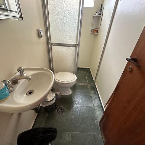 Casa à venda com 700m², 4 quartos e 4 vagasBanheiro de serviço