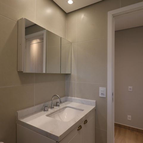 Apartamento à venda com 87m², 2 quartos e 2 vagasBanheiro da Suíte