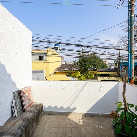 Casa à venda com 140m², 1 quarto e 1 vaga Casa à venda com 140m², 1 quarto e 1 vagaQuintal
