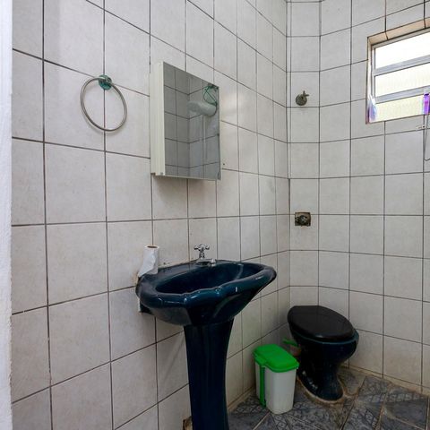 Casa à venda com 140m², 1 quarto e 1 vaga Casa à venda com 140m², 1 quarto e 1 vagaBanheiro