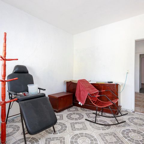 Casa à venda com 140m², 1 quarto e 1 vaga Casa à venda com 140m², 1 quarto e 1 vagaSala