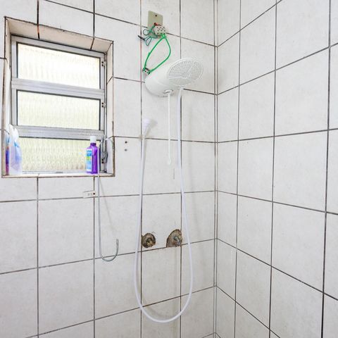 Casa à venda com 140m², 1 quarto e 1 vaga Casa à venda com 140m², 1 quarto e 1 vagaBanheiro