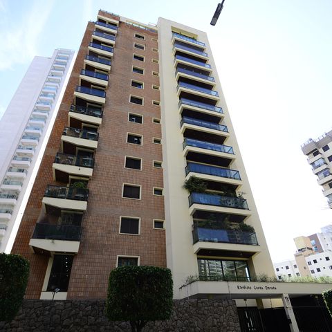 Apartamento à venda com 350m², 4 quartos e 4 vagasFachada