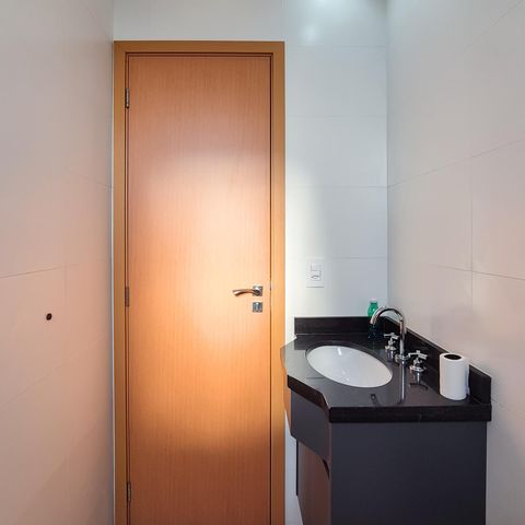 Apartamento à venda com 54m², 2 quartos e 1 vaga Apartamento à venda com 54m², 2 quartos e 1 vagaBanheiro Social