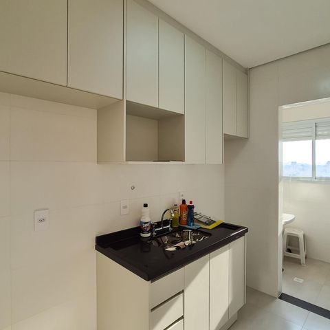 Apartamento à venda com 54m², 2 quartos e 1 vaga Apartamento à venda com 54m², 2 quartos e 1 vagaCozinha e Área de Serviço