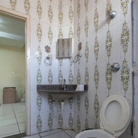 Apartamento à venda com 80m², 2 quartos e 1 vaga Apartamento à venda com 80m², 2 quartos e 1 vagaBanheiro