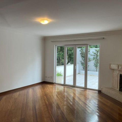 Casa de condomínio à venda com 535m², 4 quartos e 8 vagas