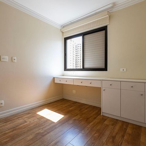 Apartamento à venda com 76m², 3 quartos e 2 vagasQuarto 