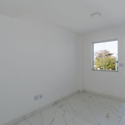 Casa à venda com 90m², 2 quartos e 2 vagasSala