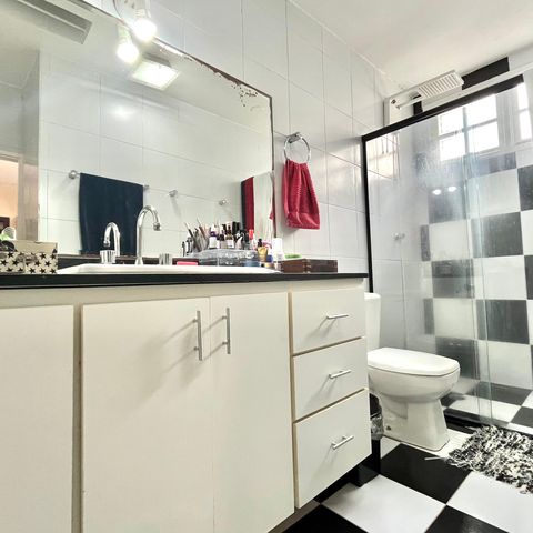 Casa à venda com 140m², 4 quartos e 1 vaga Casa à venda com 140m², 4 quartos e 1 vagaBanheiro da Suíte