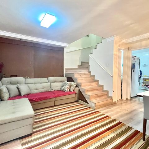 Casa à venda com 140m², 4 quartos e 1 vaga Casa à venda com 140m², 4 quartos e 1 vagaSala
