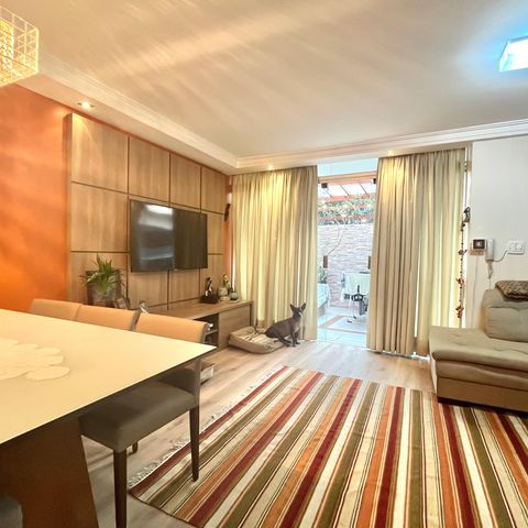 Casa à venda com 140m², 4 quartos e 1 vaga Casa à venda com 140m², 4 quartos e 1 vagaSala
