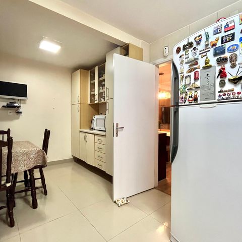 Casa à venda com 140m², 4 quartos e 1 vaga Casa à venda com 140m², 4 quartos e 1 vagaCozinha