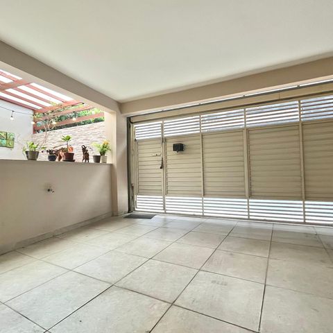 Casa à venda com 140m², 4 quartos e 1 vaga Casa à venda com 140m², 4 quartos e 1 vagaGaragem