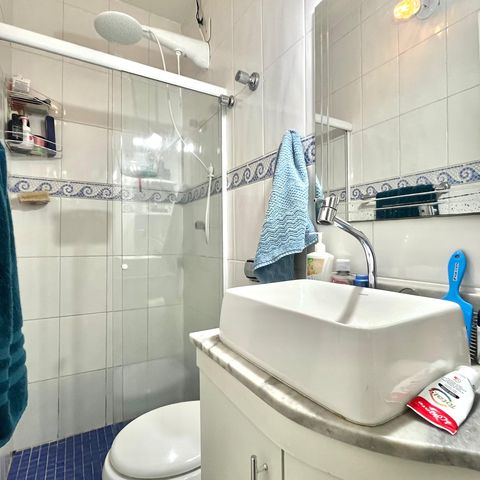 Casa à venda com 140m², 4 quartos e 1 vaga Casa à venda com 140m², 4 quartos e 1 vagaBanheiro