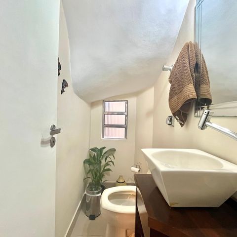 Casa à venda com 140m², 4 quartos e 1 vaga Casa à venda com 140m², 4 quartos e 1 vagaLavabo