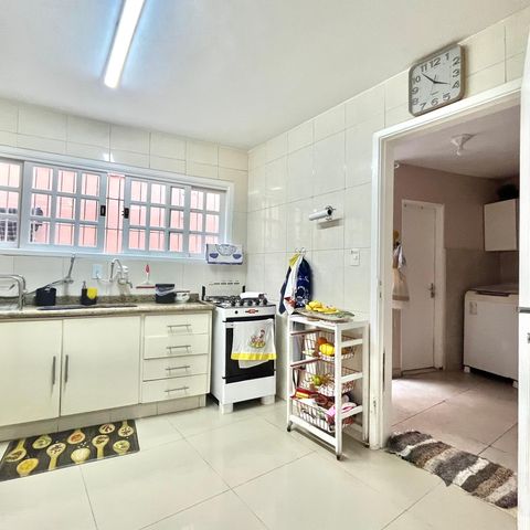 Casa à venda com 140m², 4 quartos e 1 vaga Casa à venda com 140m², 4 quartos e 1 vagaCozinha
