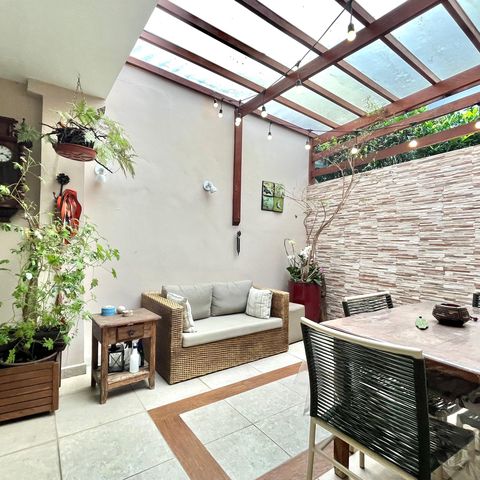 Casa à venda com 140m², 4 quartos e 1 vaga Casa à venda com 140m², 4 quartos e 1 vagaÁrea externa