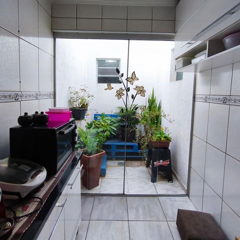 Casa à venda com 150m², 4 quartos e 3 vagas Casa à venda com 150m², 4 quartos e 3 vagasCozinha