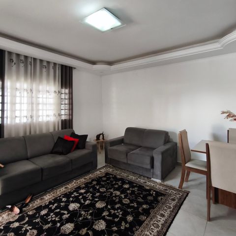 Casa à venda com 150m², 4 quartos e 3 vagas Casa à venda com 150m², 4 quartos e 3 vagasSala de Estar