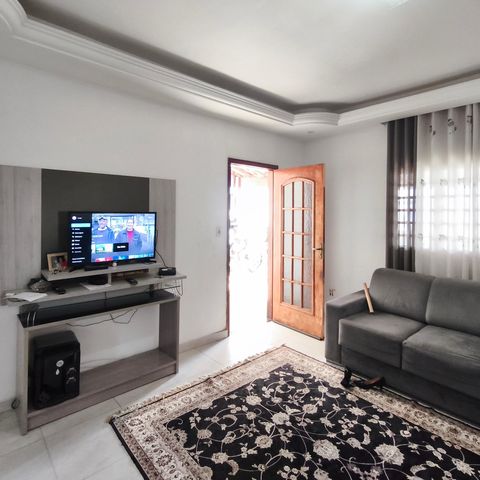 Casa à venda com 150m², 4 quartos e 3 vagas Casa à venda com 150m², 4 quartos e 3 vagasSala de Estar