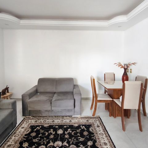 Casa à venda com 150m², 4 quartos e 3 vagas Casa à venda com 150m², 4 quartos e 3 vagasSala de Estar