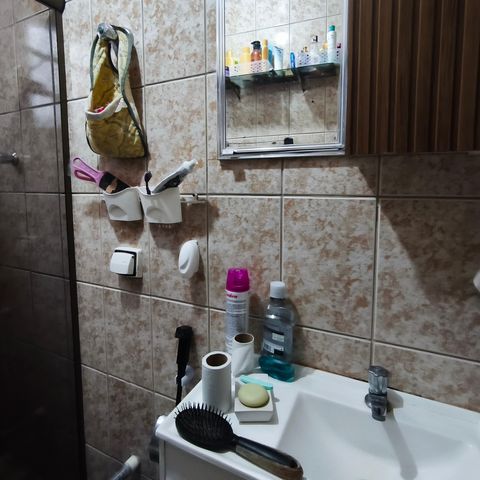 Casa à venda com 150m², 4 quartos e 3 vagas Casa à venda com 150m², 4 quartos e 3 vagasBanheiro Suíte